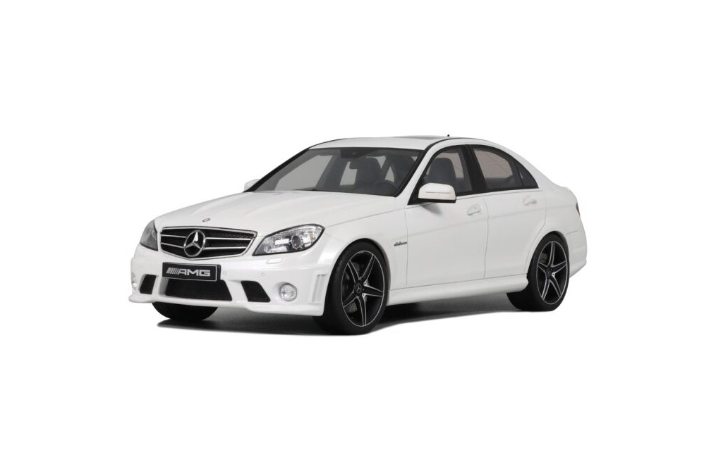 Mercedes-Benz C63 AMG 2007 Diamond White - 1:18  Mercedes-Benz C63 AMG 2007 Diamond White - 1:18